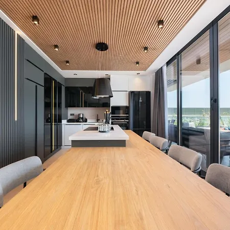 Villa Aura B
